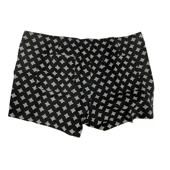 Women’s Gap Black Shorts With White Pattern Size 18 - Picture 2 of 4